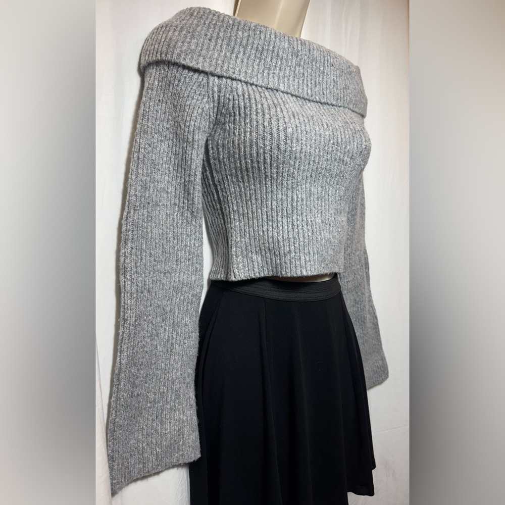 BAILEY ROSE Off-the-Shoulder Crop Sweater - Picture 3 of 6